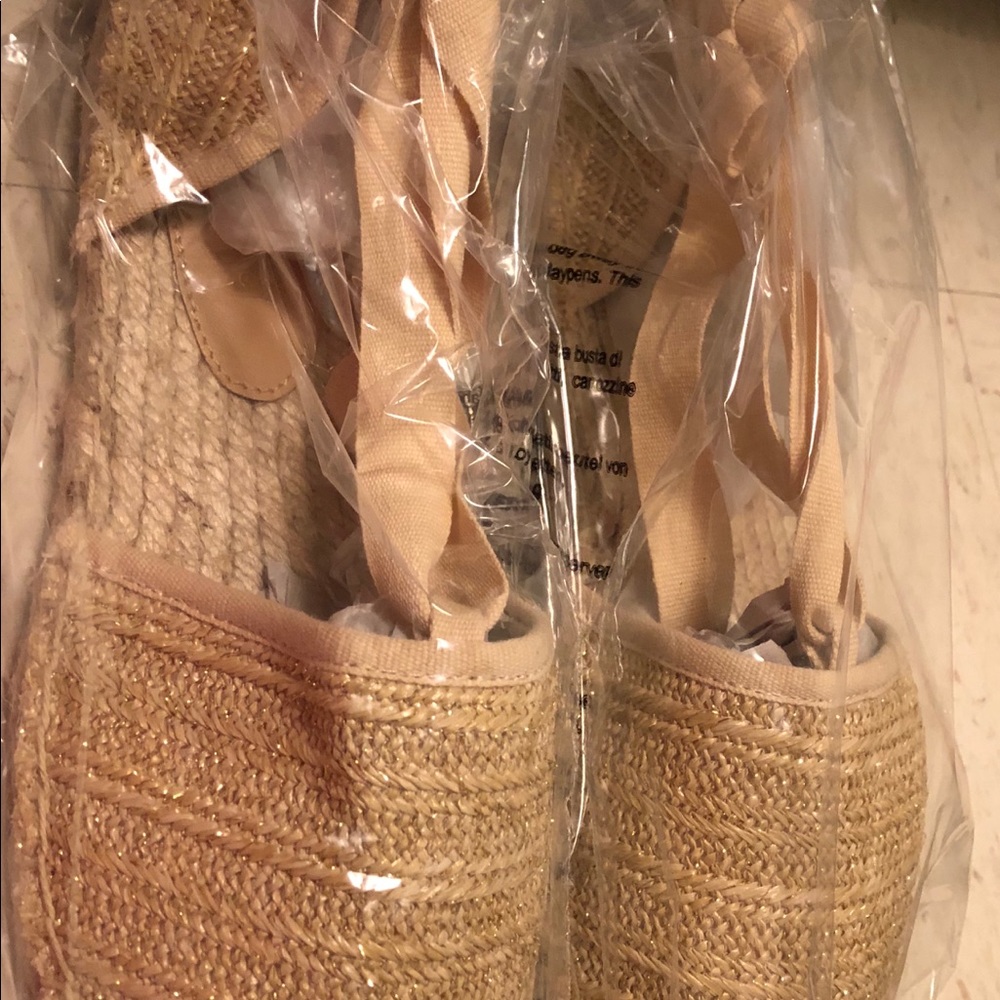Woman’s shoes